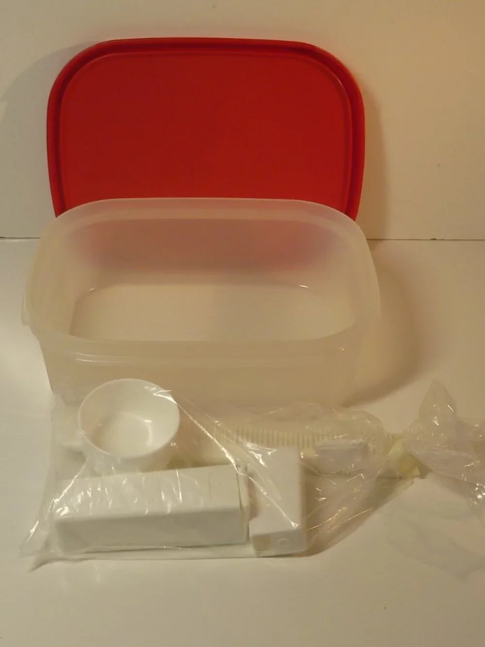 VTG  NOS Tupperware Personal Valet Travel Kit- Snowflake Case w/ Rare Smidget